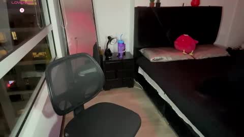 EMMA online show from February 28, 1:39 am