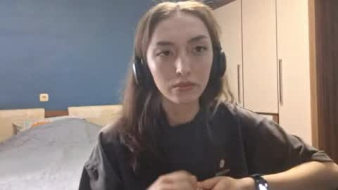 Cindy online show from April 4, 3:20 pm