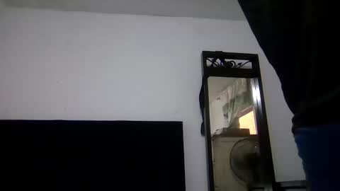 A little Whitte Raven online show from February 22, 9:13 pm