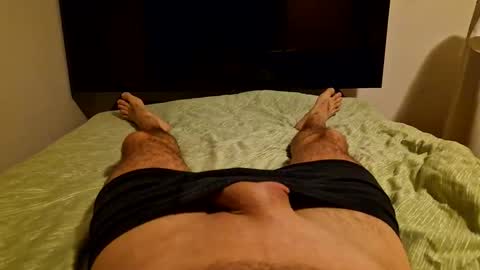 whoknowssomeone online show from November 18, 9:08 pm