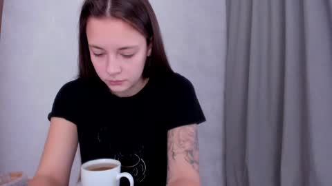 Veronica online show from January 18, 1:29 pm