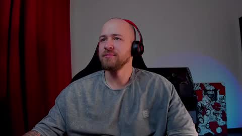 Snapshot of why_you_so_serious chatting on December 25, 6:09 pm VI online show from December 25, 6:09 pm