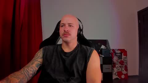 Snapshot of why_you_so_serious chatting on October 30, 6:30 pm VI online show from October 30, 6:30 pm