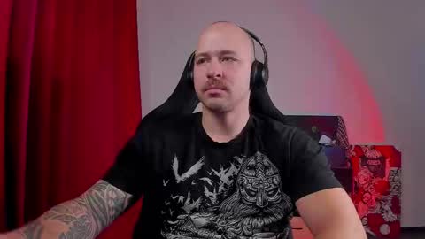 Snapshot of why_you_so_serious chatting on November 30, 4:55 pm VI online show from November 30, 4:55 pm