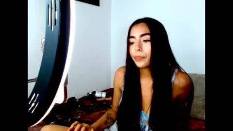Wild RoomXxX online show from September 26, 12:03 am