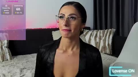 Snapshot of wild_whispers chatting on November 27, 5:53 am WildWhispers online show from November 27, 5:53 am