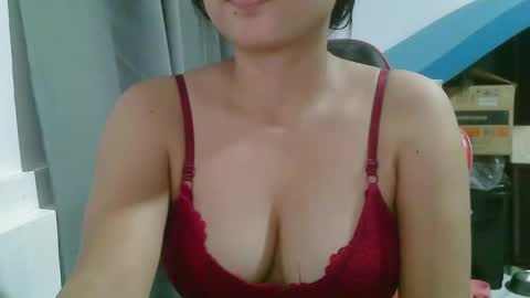 Snapshot of wildcamille chatting on November 15, 11:32 pm camille online show from November 15, 11:32 pm