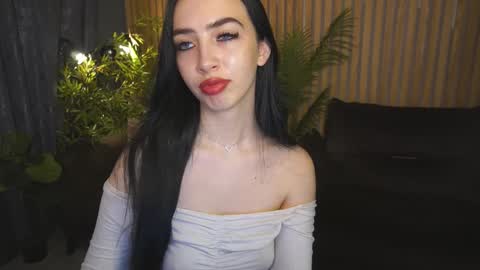 Snapshot of wildkittenx_ chatting on October 10, 7:51 am Alena online show from October 10, 7:51 am