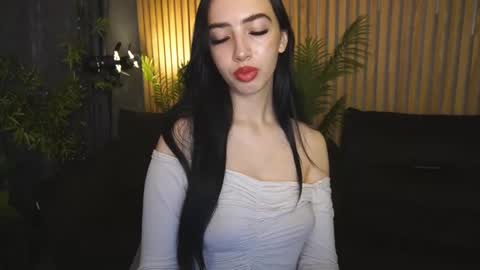 Snapshot of wildkittenx_ chatting on October 14, 6:03 am Alena online show from October 14, 6:03 am