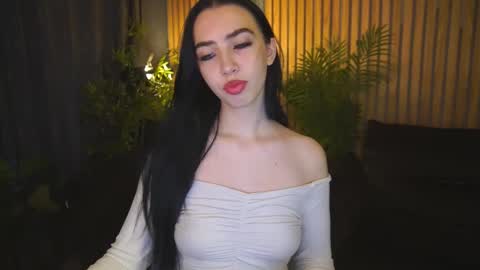 Snapshot of wildkittenx_ chatting on October 21, 5:52 am Alena online show from October 21, 5:52 am