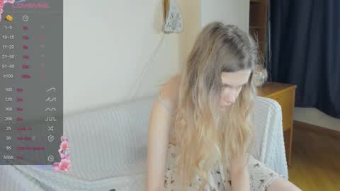 Snapshot of wildopal chatting on December 14, 5:24 am Mila 3 online show from December 14, 5:24 am