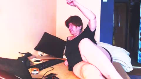 WildRedCat online show from February 18, 10:38 am