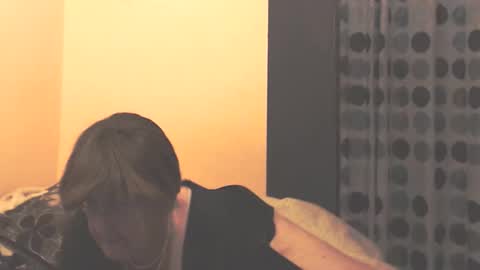 WildRedCat online show from November 19, 10:21 pm