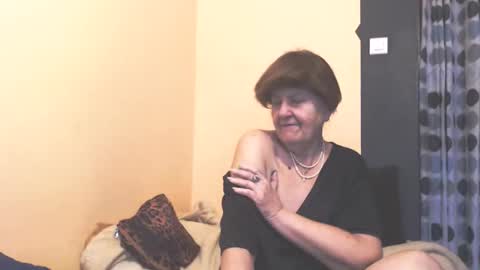 WildRedCat online show from March 15, 1:39 pm