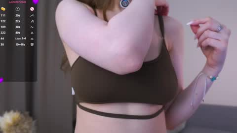 Anna online show from April 5, 11:46 pm