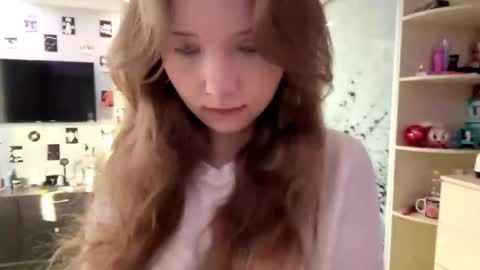 Olivia online show from April 19, 3:22 pm