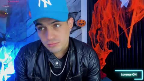 Snapshot of william_steel_ chatting on October 17, 4:15 am William Steel online show from October 17, 4:15 am