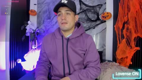 Snapshot of william_steel_ chatting on October 18, 4:15 am William Steel online show from October 18, 4:15 am