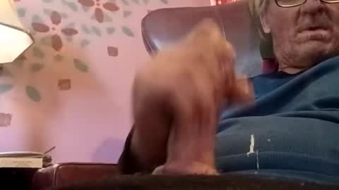 Snapshot of williambridewell01 chatting on December 14, 3:17 pm williambridewell01 online show from December 14, 3:17 pm