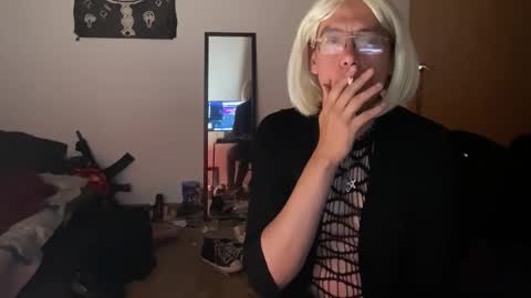 Snapshot of willlohne5 chatting on November 6, 10:38 am Ville Lohner online show from November 6, 10:38 am