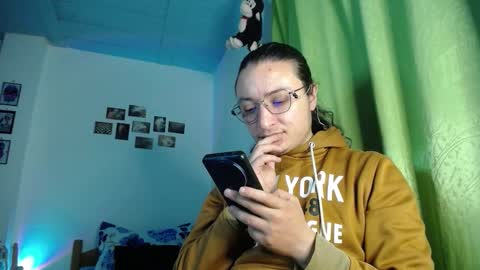 Snapshot of willmonkey chatting on November 14, 6:56 am willmonkey online show from November 14, 6:56 am