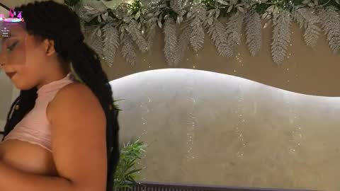 Ms Willow online show from December 4, 2:04 pm