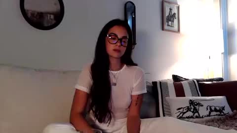 Snapshot of willowbelle chatting on October 17, 10:45 pm willowbelle online show from October 17, 10:45 pm