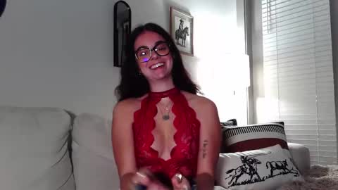Snapshot of willowbelle chatting on October 20, 2:12 am willowbelle online show from October 20, 2:12 am