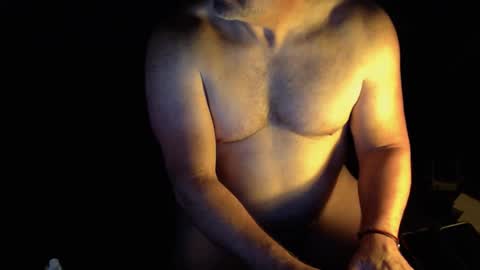 Snapshot of willwill2222 chatting on November 25, 10:10 pm John online show from November 25, 10:10 pm