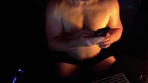 Snapshot of willwill2222 chatting on December 17, 2:50 am John online show from December 17, 2:50 am