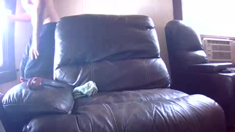 Snapshot of willydogg83 chatting on September 28, 10:15 pm willydogg83 online show from September 28, 10:15 pm