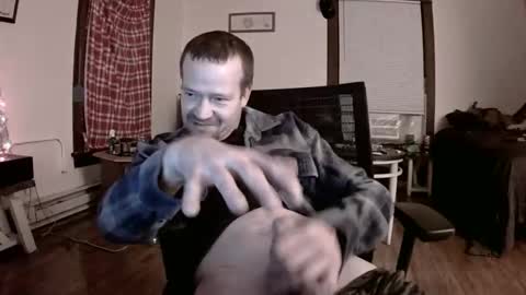 Snapshot of willydogg83 chatting on December 2, 1:00 am willydogg83 online show from December 2, 1:00 am