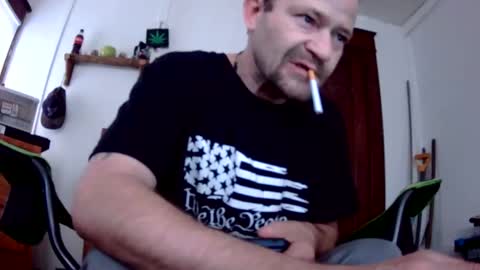 willydogg83 online show from April 12, 12:10 pm
