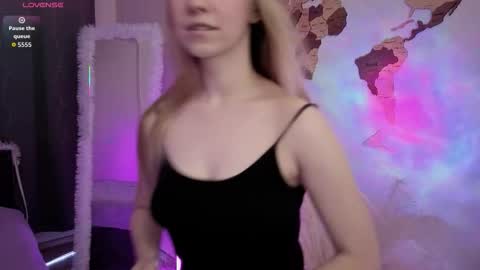 Snapshot of wilonebute chatting on February 2, 7:34 pm Mary online show from February 2, 7:34 pm