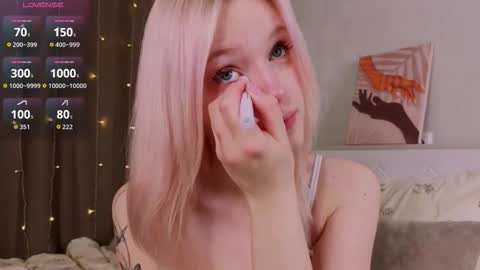 Snapshot of wilonebute chatting on February 6, 1:21 am Mary online show from February 6, 1:21 am