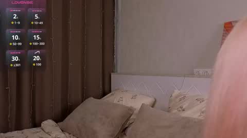 Snapshot of wilonebute chatting on February 10, 1:32 am Mary online show from February 10, 1:32 am