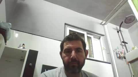 Snapshot of windowpane5 chatting on December 18, 10:57 pm windowpane online show from December 18, 10:57 pm