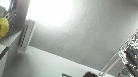 Snapshot of windowpane5 chatting on December 25, 12:05 pm windowpane online show from December 25, 12:05 pm