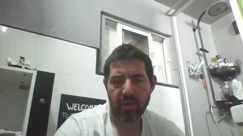 Snapshot of windowpane5 chatting on January 5, 4:59 pm windowpane online show from January 5, 4:59 pm