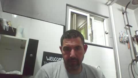 Snapshot of windowpane5 chatting on January 16, 6:06 pm windowpane online show from January 16, 6:06 pm