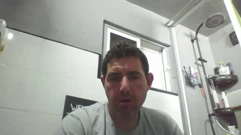 Snapshot of windowpane5 chatting on February 19, 10:42 pm windowpane online show from February 19, 10:42 pm