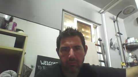 Snapshot of windowpane5 chatting on October 18, 11:33 am windowpane online show from October 18, 11:33 am