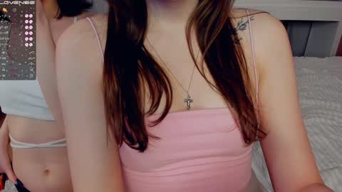 Amalia and Mia online show from January 25, 7:17 am