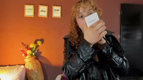 Snapshot of wini_fer chatting on November 22, 12:26 pm Wini Fer online show from November 22, 12:26 pm