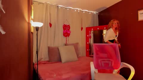 Wini Fer online show from February 11, 1:05 pm