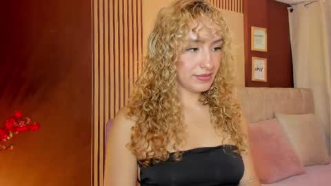 Wini Fer online show from April 14, 2:01 pm