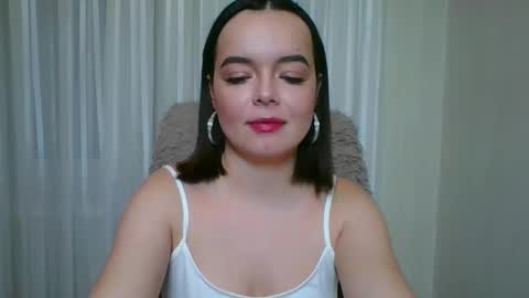 Snapshot of winter__white_rose chatting on October 29, 7:04 pm Emma online show from October 29, 7:04 pm