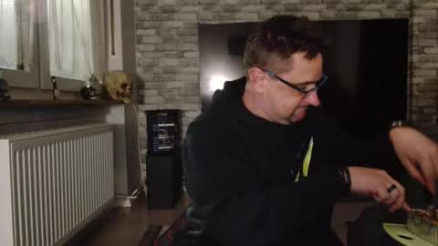 Dirty online show from November 10, 8:30 pm