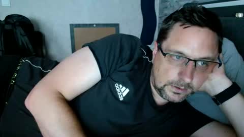 Snapshot of wirzwei8883 chatting on June 21, 5:59 pm Dirty online show from June 21, 5:59 pm