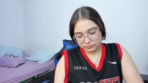 Snapshot of wish_coup_18151170 chatting on September 30, 11:32 pm Alice and Mike online show from September 30, 11:32 pm